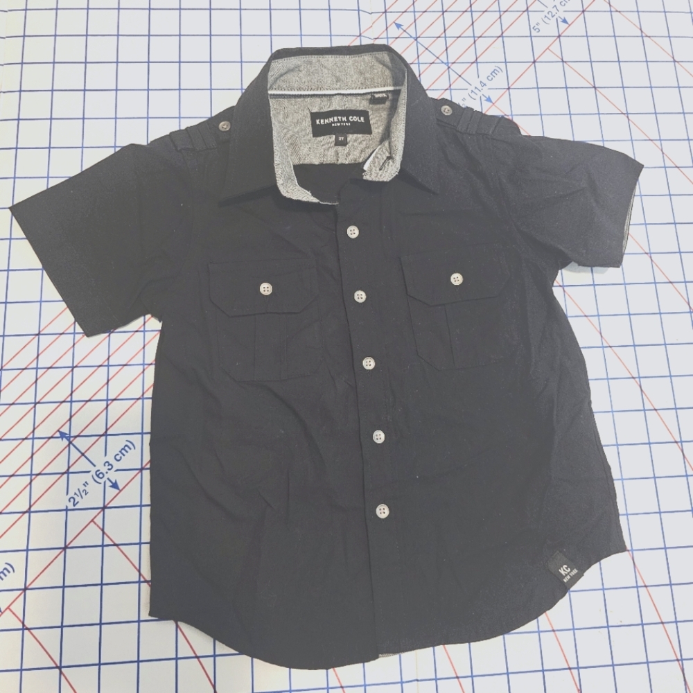 Kenneth Cole | 2T | Black Short Sleeve Button-Up Shirt
